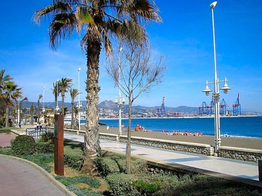 Reyna Apartamentos Málaga Exterior foto